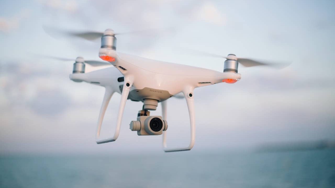 Drohnenaufnahmen Kontakt - Drohne in Action